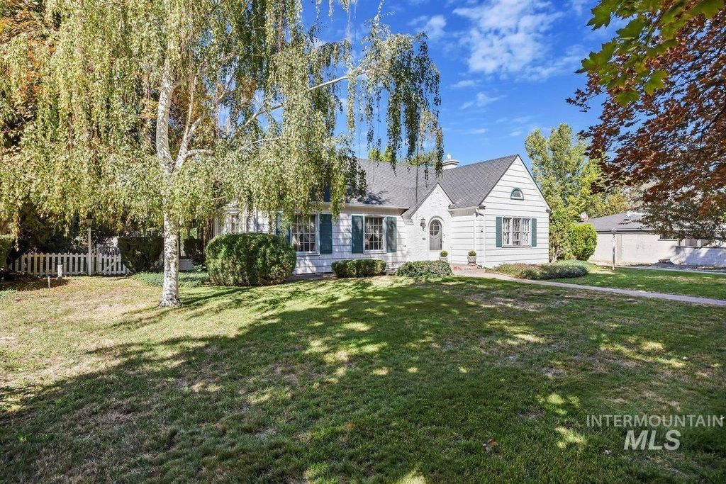 Photo of 123 Fillmore St, Twin Falls, ID 83301 (MLS # 98962424)