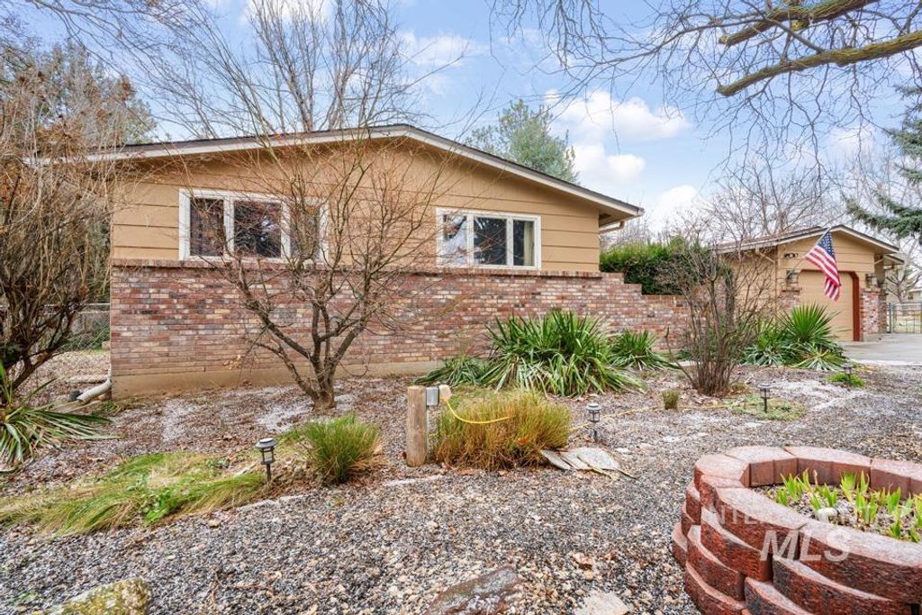 Photo of 9518 Scorpio St, Boise, ID 83709 (MLS # 98972434)