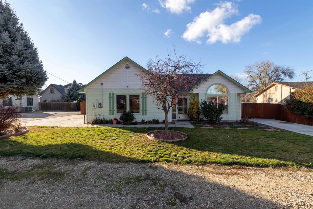 Photo of 1811 S Cleveland St, Boise, ID 83705 (MLS # 98968854)