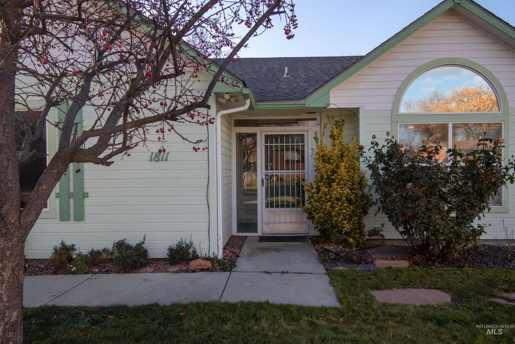 Photo of 1811 S Cleveland St, Boise, ID 83705 (MLS # 98968854)