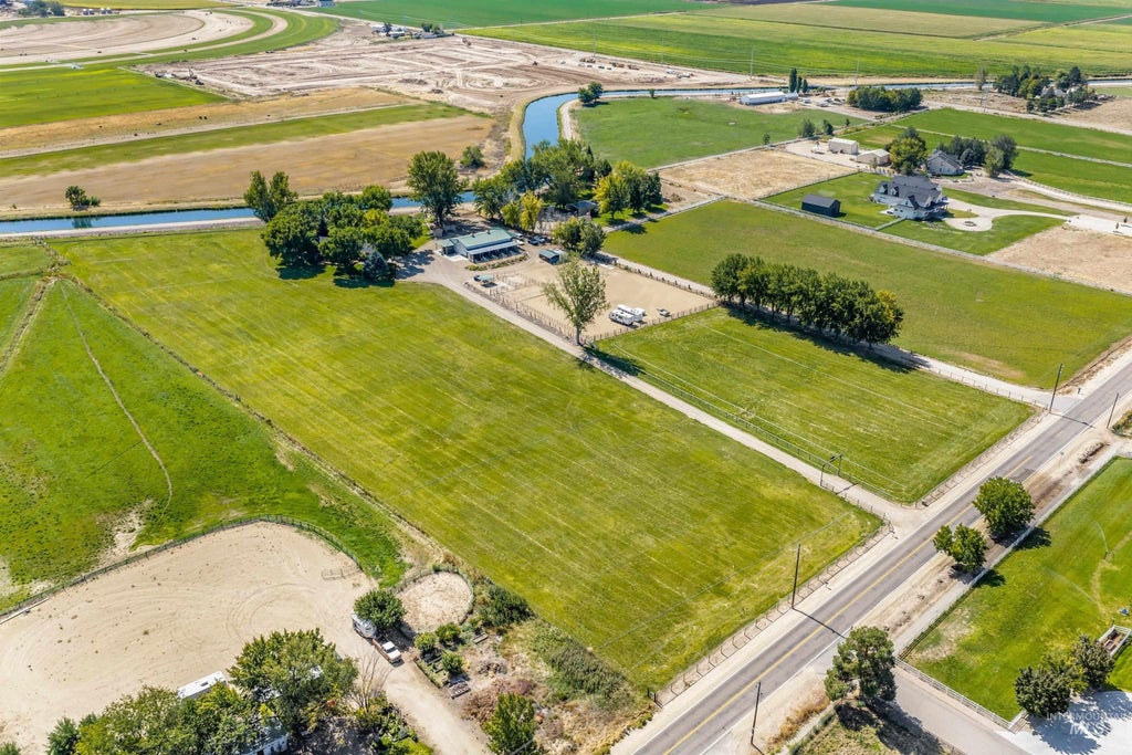 Photo of 479 E King Rd, Kuna, ID 83634 (MLS # 99000697)