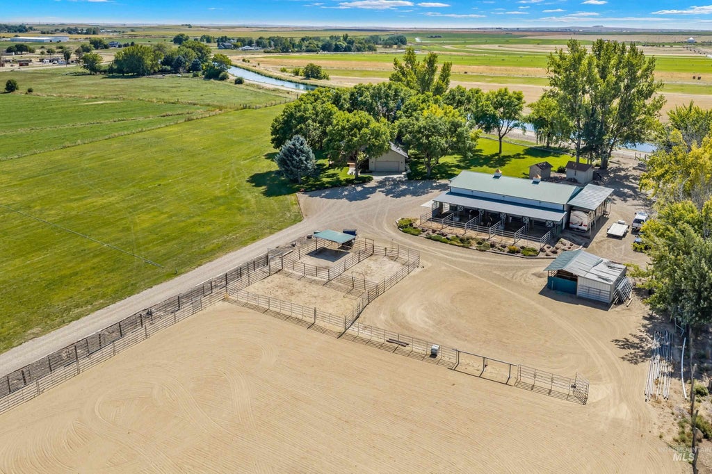 Photo of 479 E King Rd, Kuna, ID 83634 (MLS # 99000697)