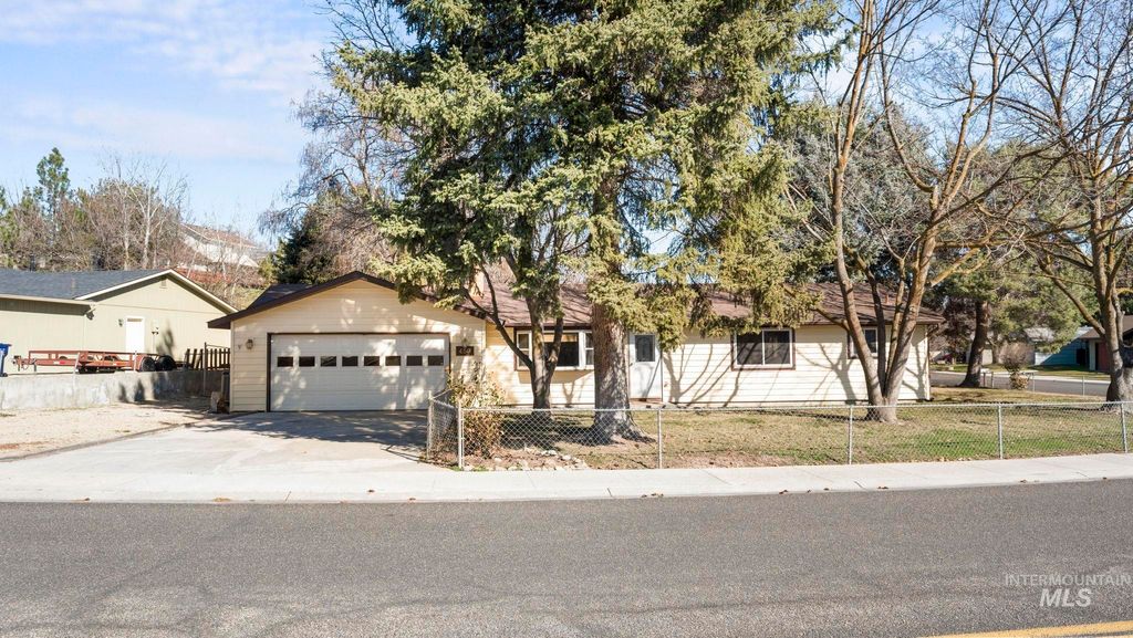 Photo of 450 N Stierman Way, Eagle, ID 83616 (MLS # 98976390)