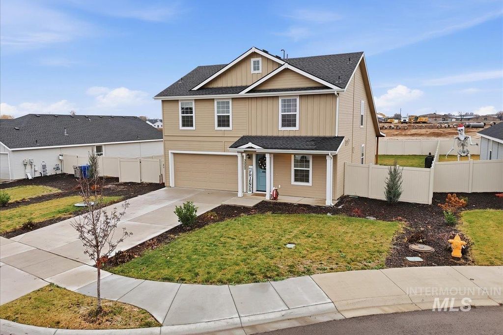 Photo of 3225 E Mossy Rock Ct, Nampa, ID 83686 (MLS # 98969621)