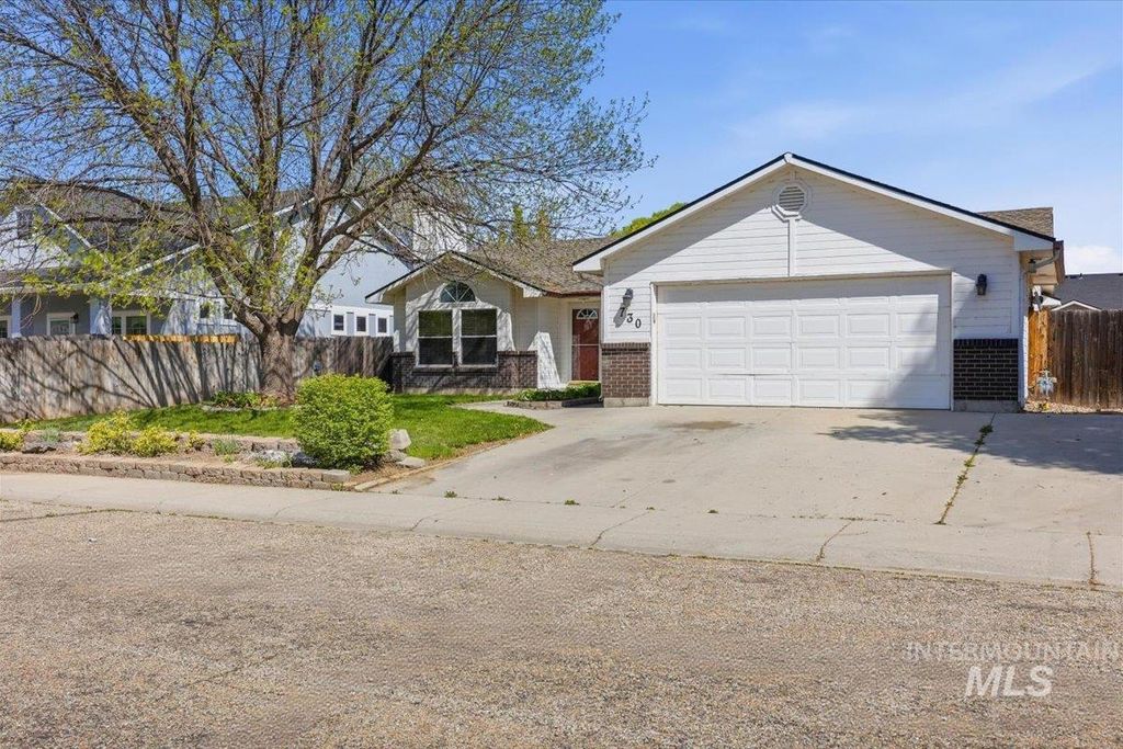 Photo of 730 W Sunwood Ct, Kuna, ID 83634 (MLS # 98984857)