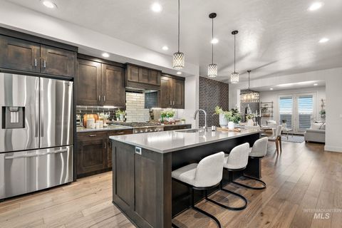 Photo of 3033 S Trailwood Way, Boise, ID 83716 (MLS # 98961451)