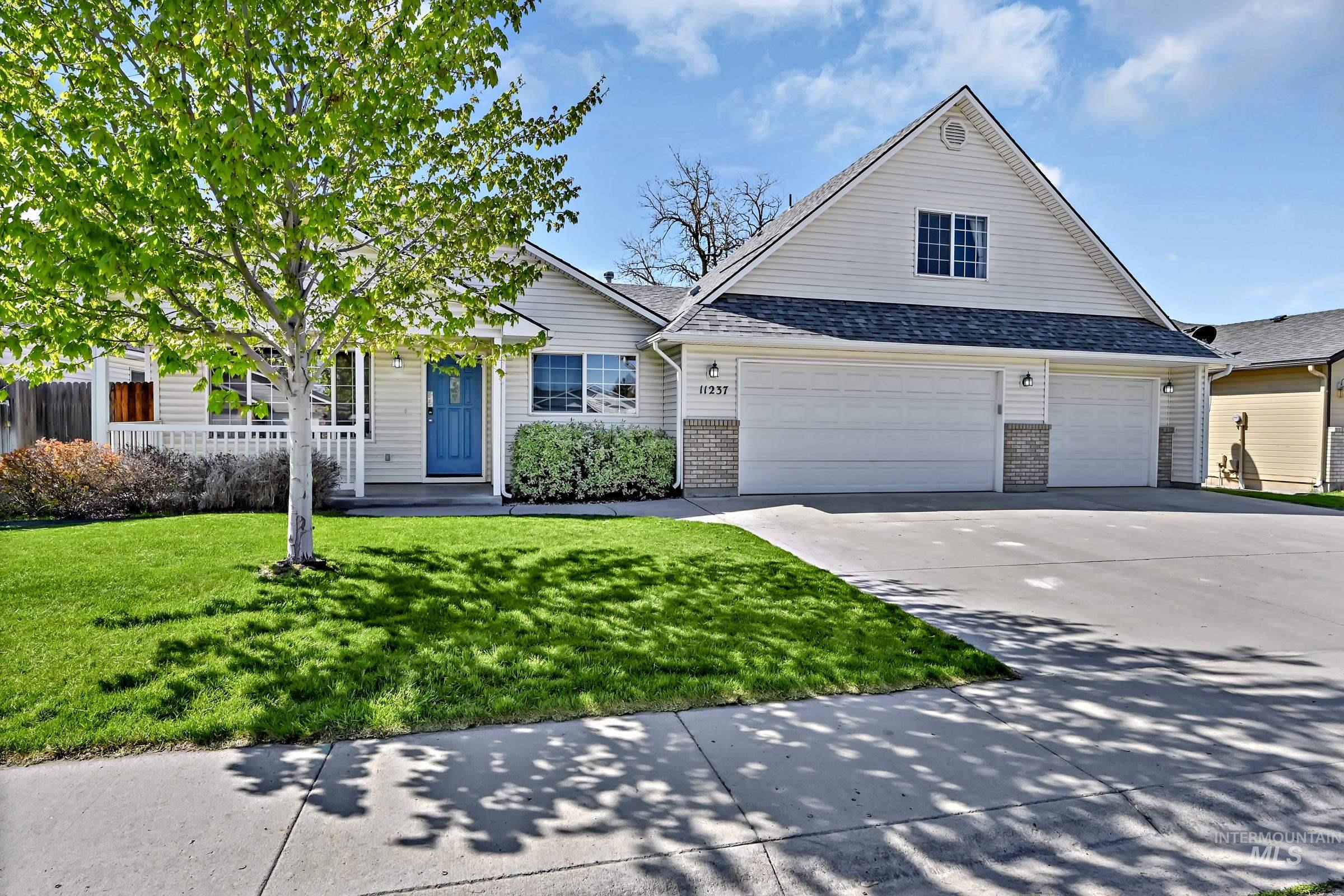 11237 W Abram