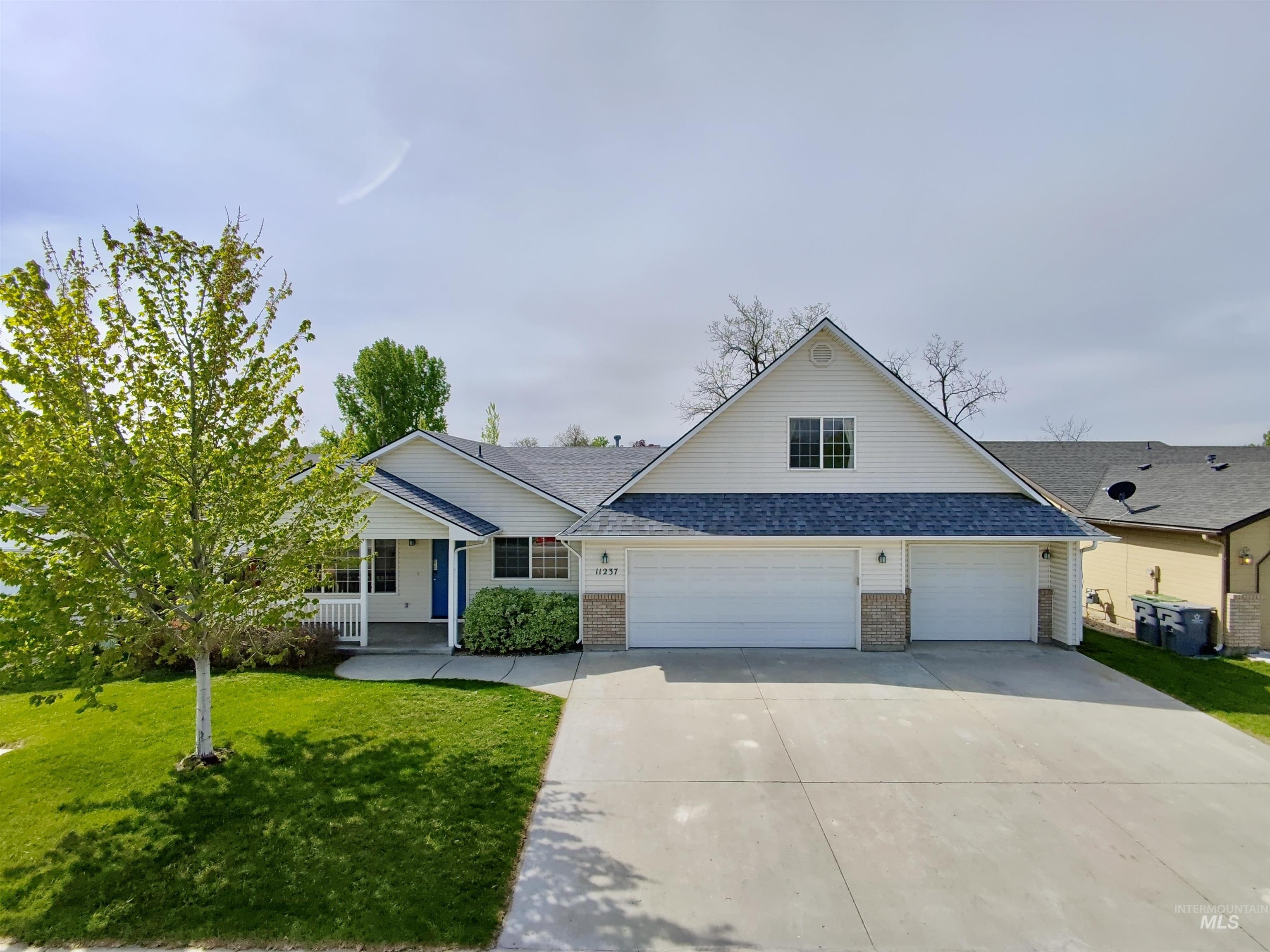 11237 W Abram