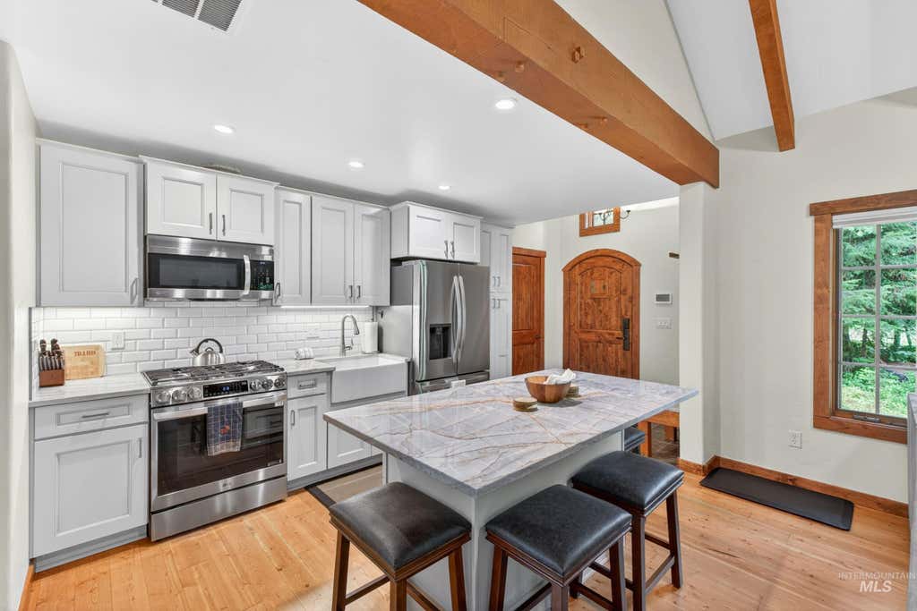 Photo of 4 Rock Creek Court, Donnelly, ID 83615 (MLS # 98989560)