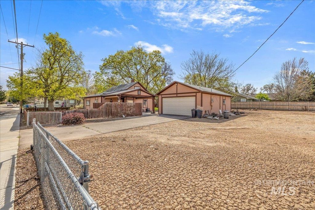 Photo of 2201 S Hervey St, Boise, ID 83705 (MLS # 98981519)