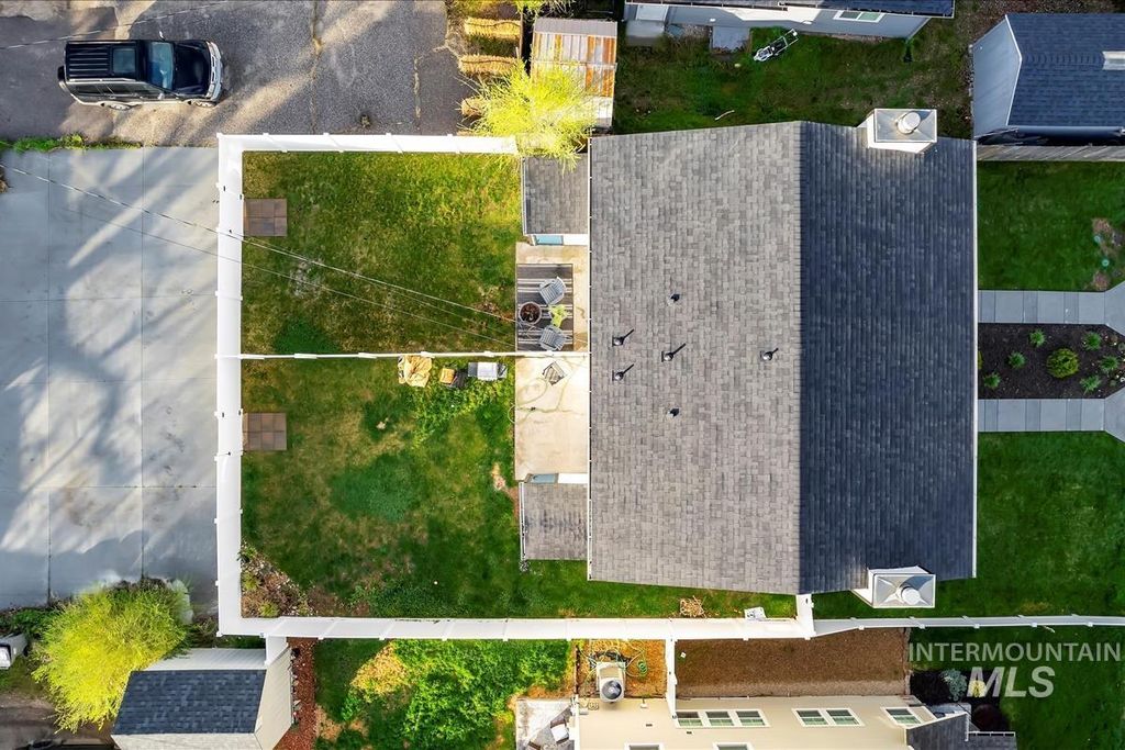 Photo of 918 N 32nd St, Boise, ID 83702 (MLS # 98976903)