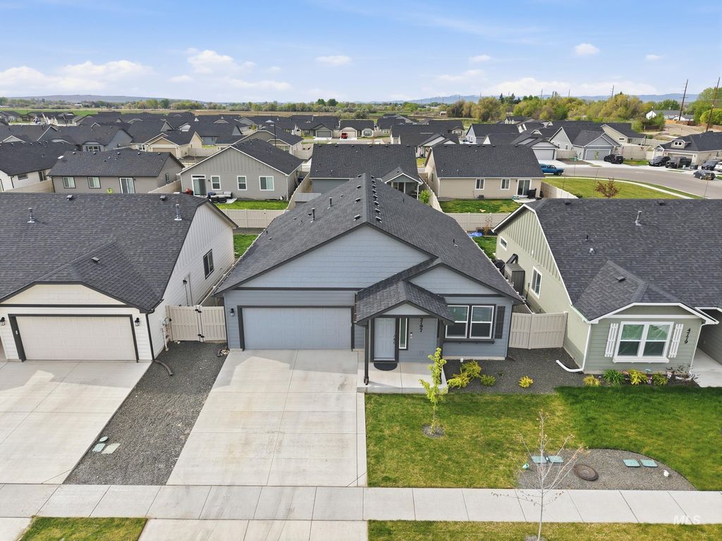 Photo of 4797 E Grassway Dr, Nampa, ID 83686 (MLS # 98984175)