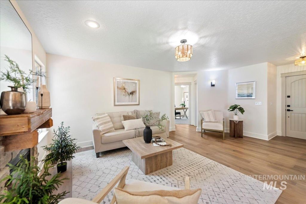 Photo of 22798 Elsie St, Caldwell, ID 83607 (MLS # 98971555)