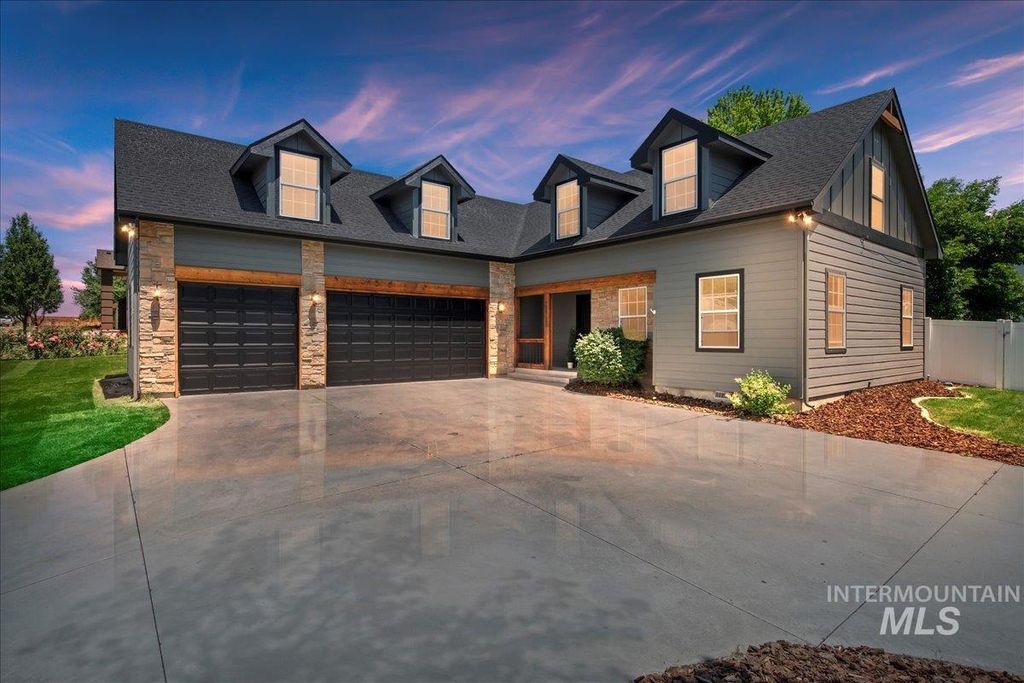 Photo of 22798 Elsie St, Caldwell, ID 83607 (MLS # 98971555)