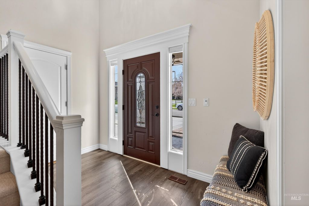 Photo of 2816 S Bear Claw Way, Meridian, ID 83642 (MLS # 98978525)