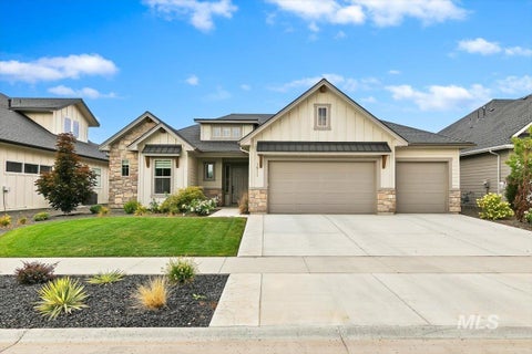 Photo of 1911 N Willowick Ave, Eagle, ID 83616 (MLS # 98998809)
