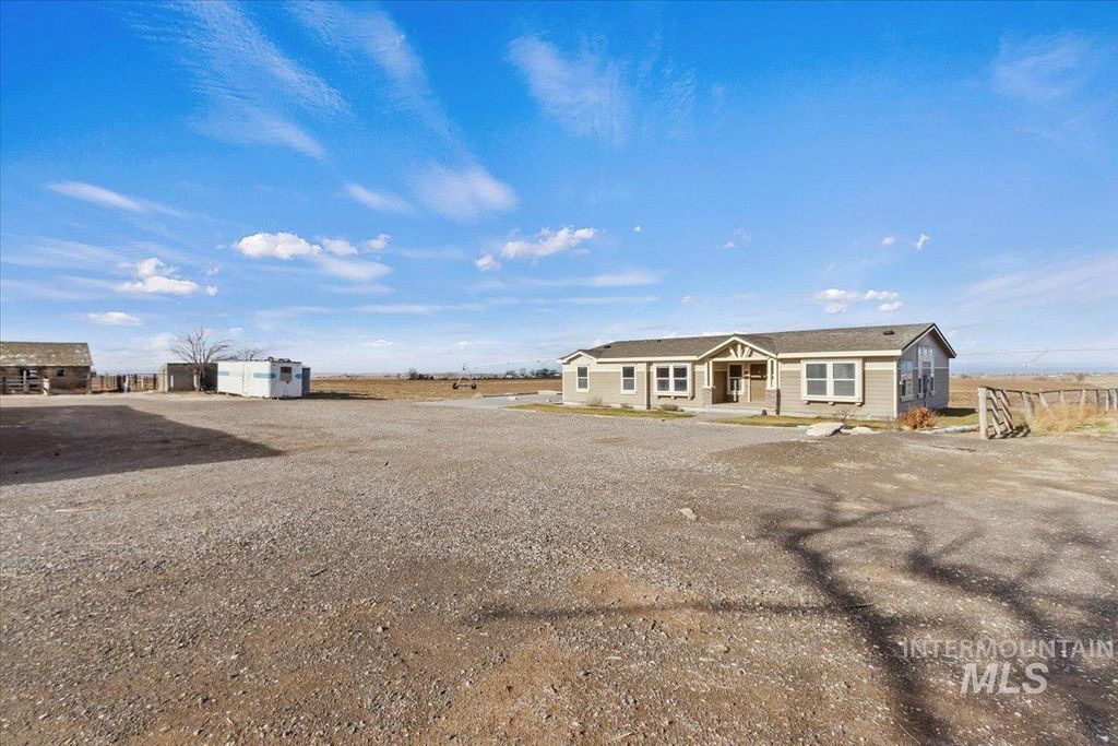 Photo of 1350 E 3900 N, Buhl, ID 83316 (MLS # 98971276)