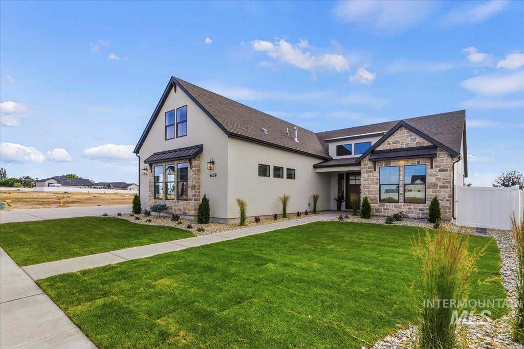 Photo of 629 Moonbeam Way, Twin Falls, ID 83301 (MLS # 98990930)