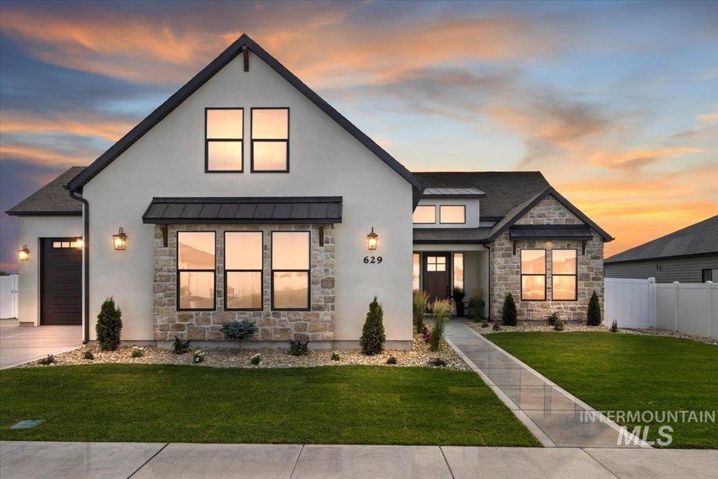 Photo of 629 Moonbeam Way, Twin Falls, ID 83301 (MLS # 98990930)