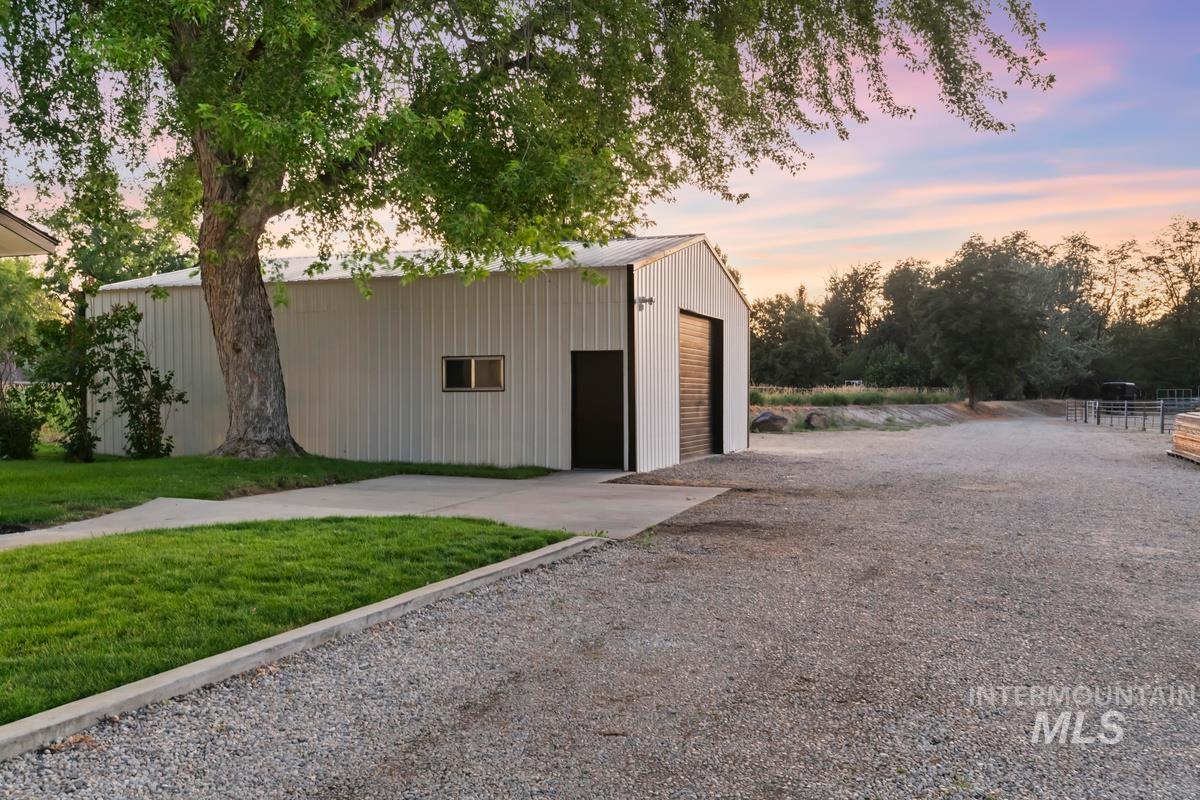 Detached garage with driveway