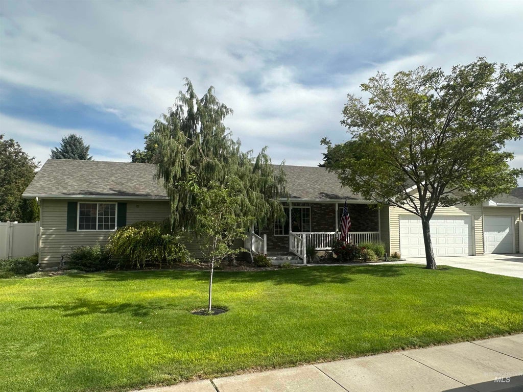 Photo of 2508 Eastgate Dr, Twin Falls, ID 83301 (MLS # 98998976)