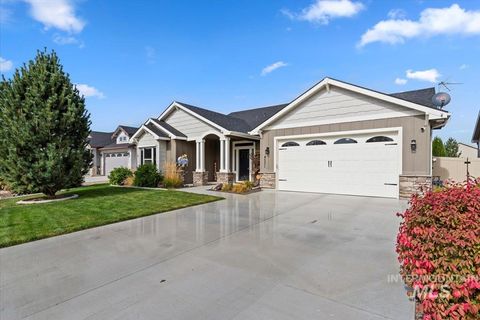 Photo of 4531 S Lava Springs Loop, Nampa, ID 83686 (MLS # 98964870)