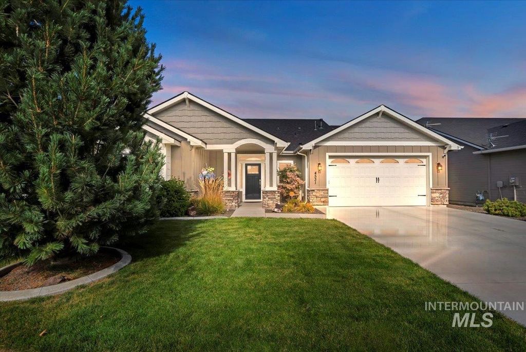 Photo of 4531 S Lava Springs Loop, Nampa, ID 83686 (MLS # 98964870)
