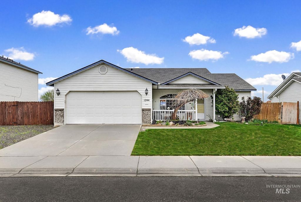 Photo of 1244 N Pyrite Avenue, Kuna, ID 83634 (MLS # 98980504)