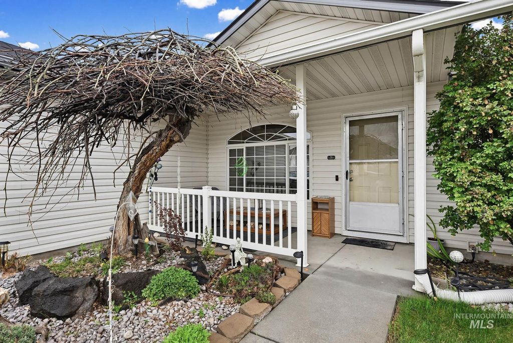 Photo of 1244 N Pyrite Avenue, Kuna, ID 83634 (MLS # 98980504)