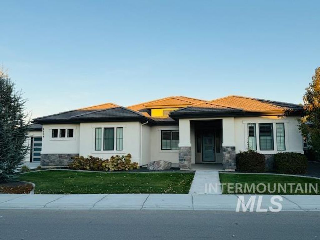 Photo of 6614 N Big Cedar Way, Meridian, ID 83646 (MLS # 98966003)