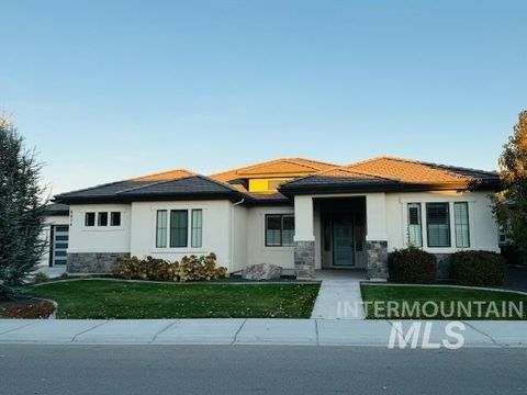 Photo of 6614 N Big Cedar Way, Meridian, ID 83646 (MLS # 98966003) Photo of 6614 N Big Cedar Way, Meridian, ID 83646 (MLS # 98966003)