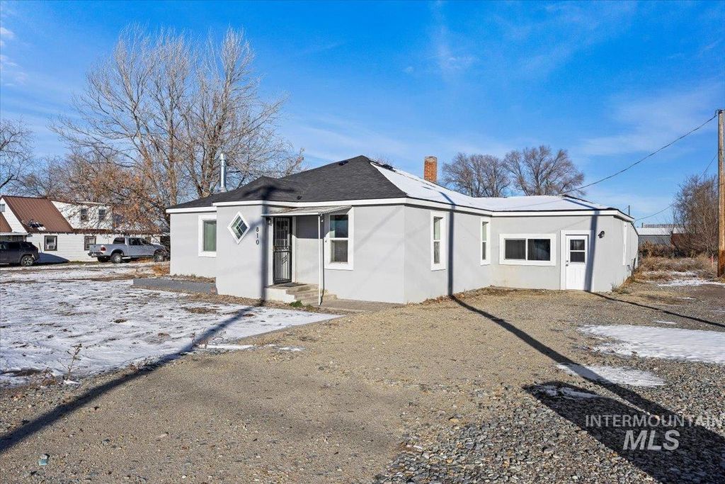 Photo of 810 S 9th, Rupert, ID 83350 (MLS # 98971513)