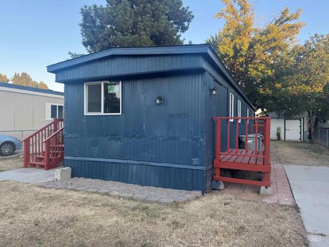 Photo of 425 Mesquite St, Boise, ID 83713 (MLS # 98954157)