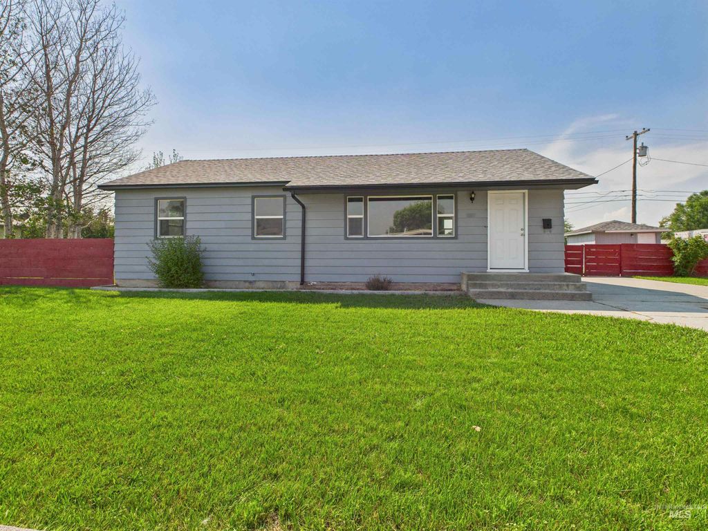 Photo of 601 S D Street, Rupert, ID 83350 (MLS # 98959778)