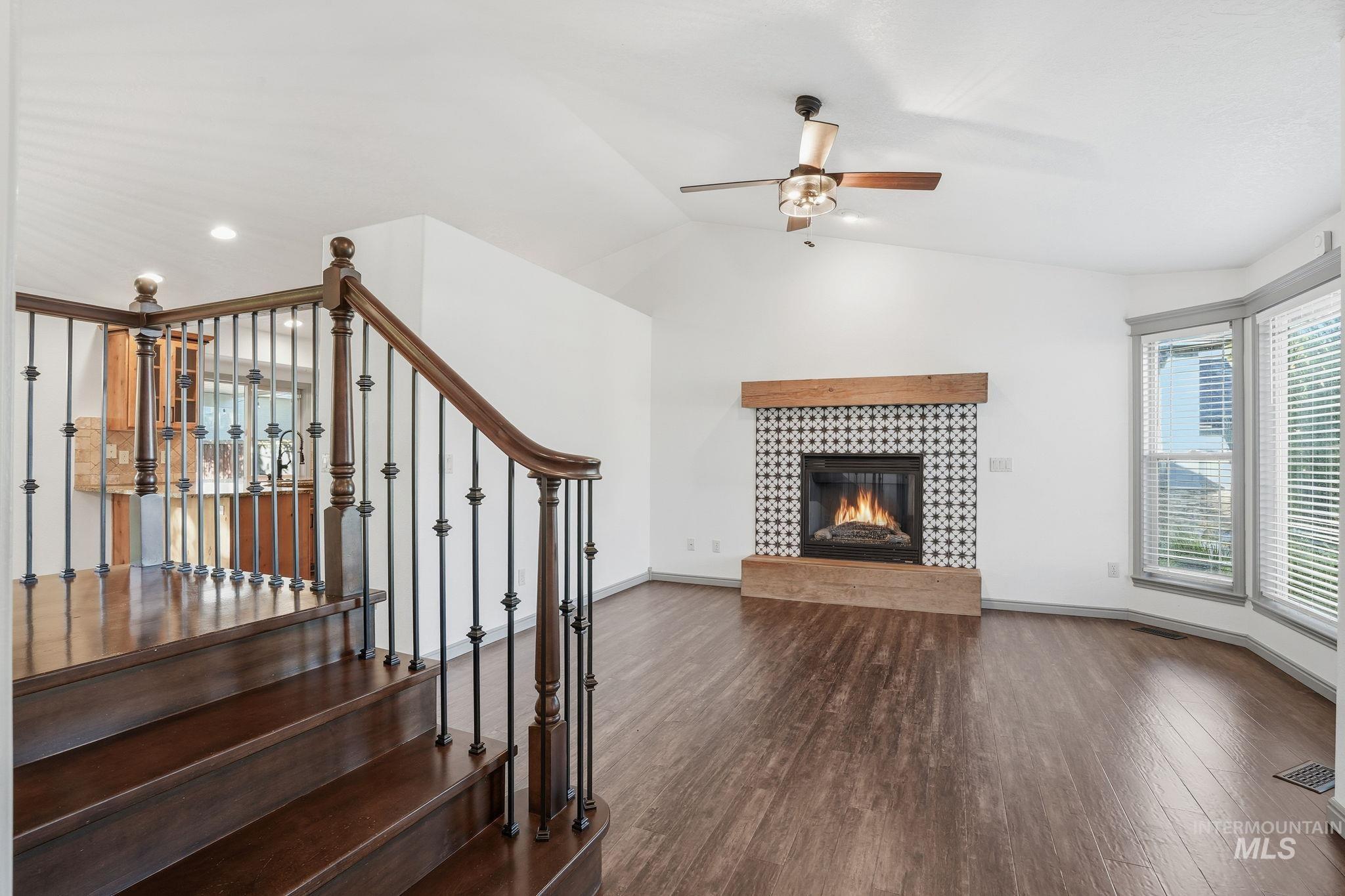 2031 W Boulder Bar Dr