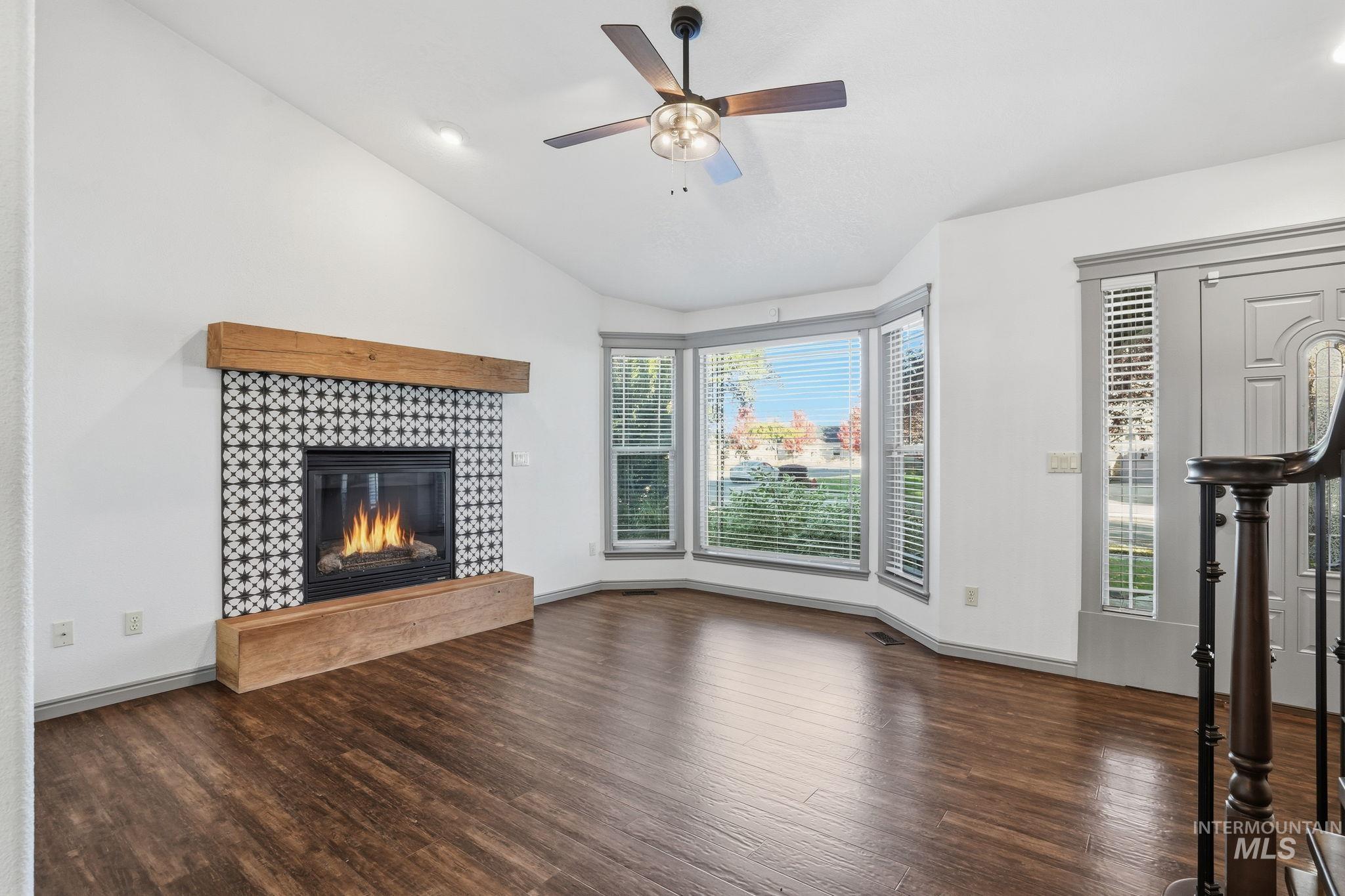 2031 W Boulder Bar Dr