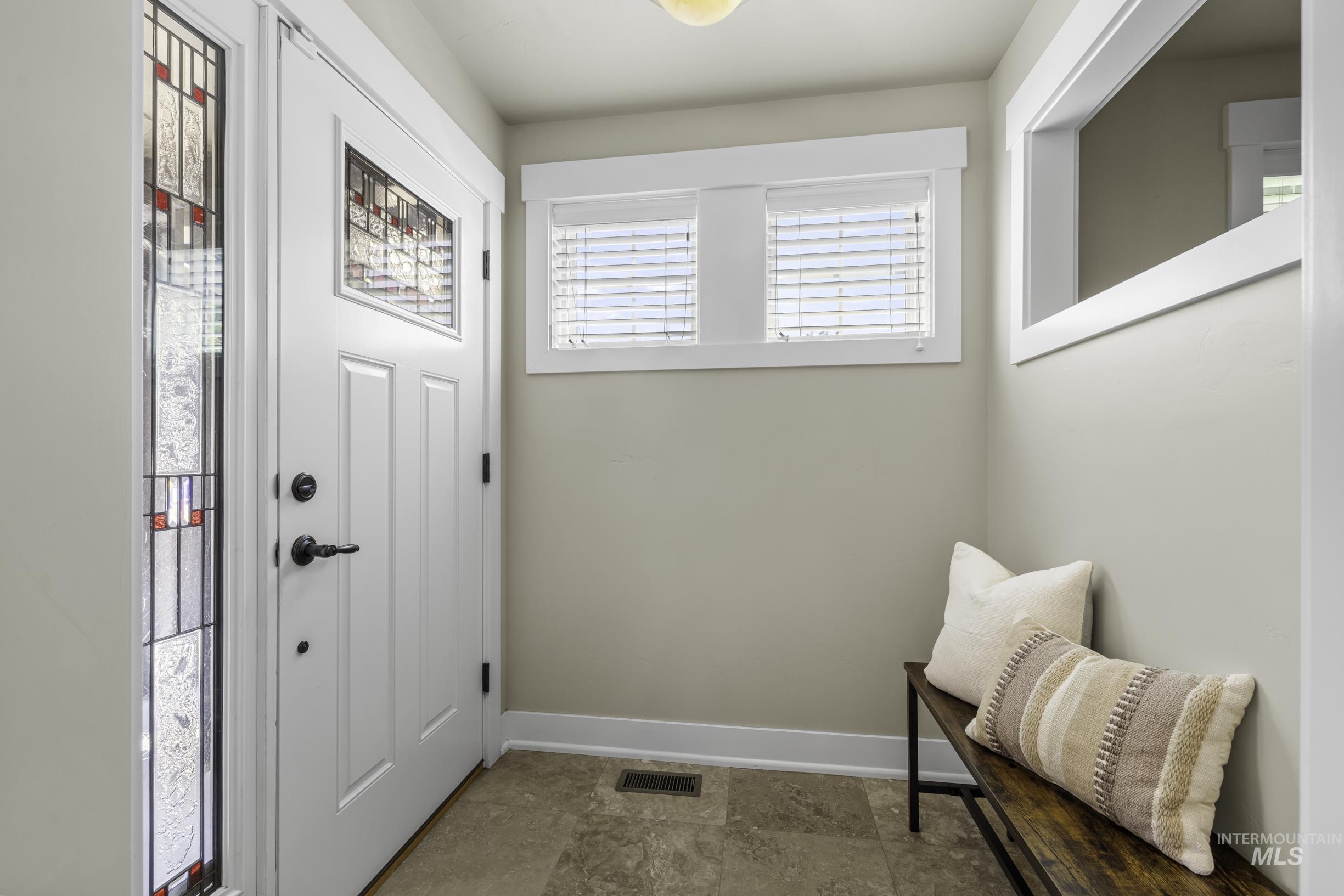 1727 S Gourley