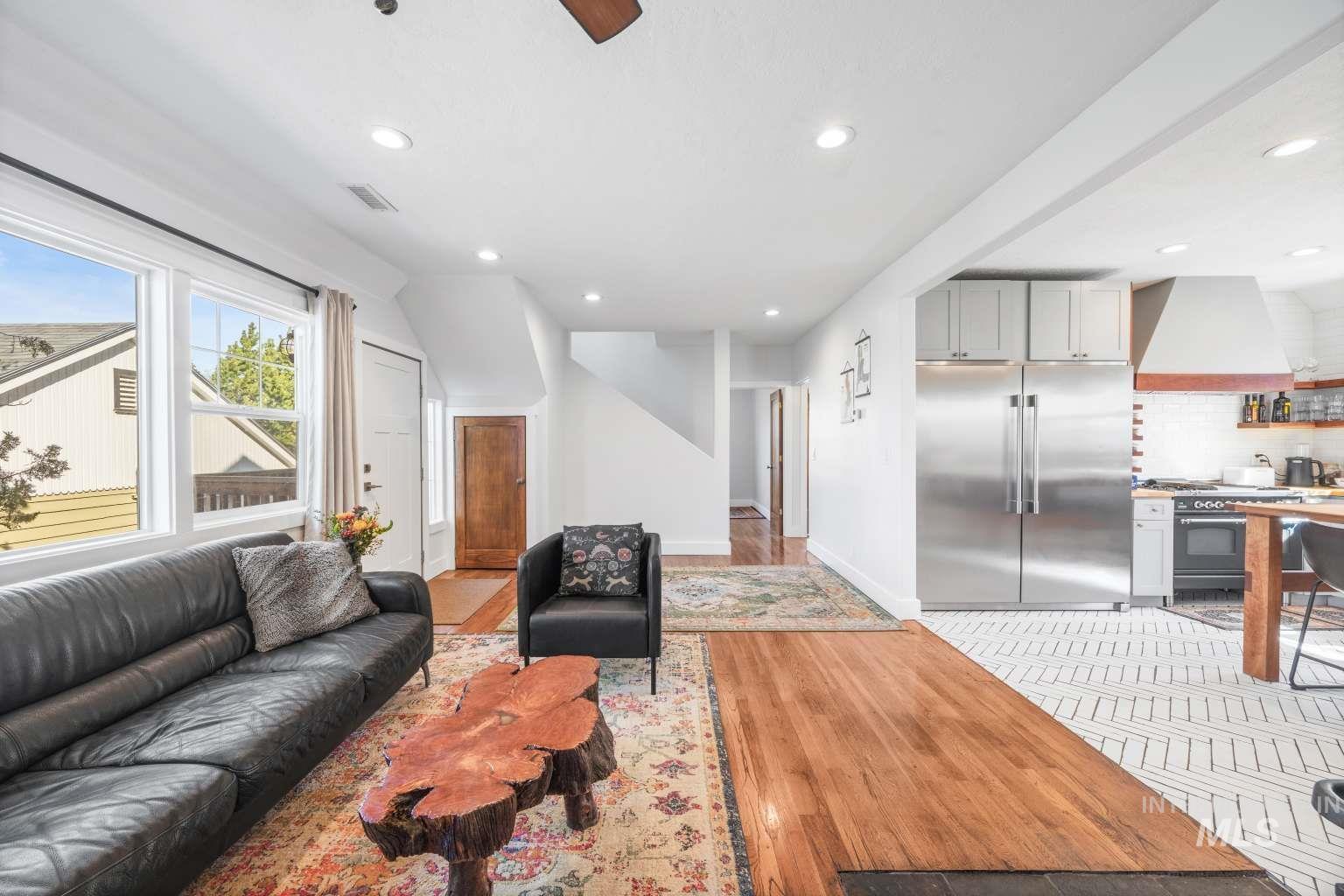409 W Ada St