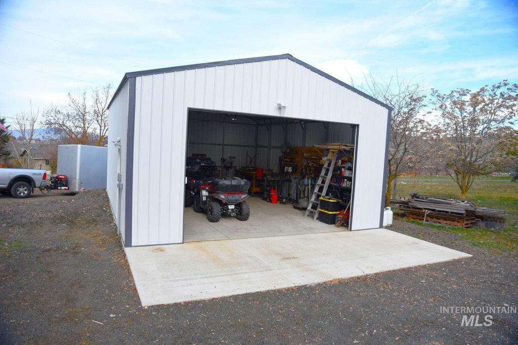 Photo of 1065 Loafer Lane, Weiser, ID 83672 (MLS # 98977338)