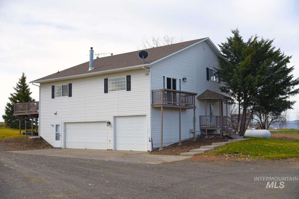 Photo of 1065 Loafer Lane, Weiser, ID 83672 (MLS # 98977338)