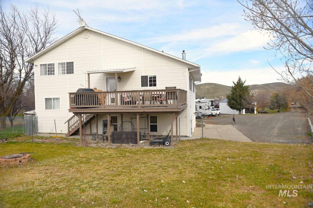 Photo of 1065 Loafer Lane, Weiser, ID 83672 (MLS # 98977338)