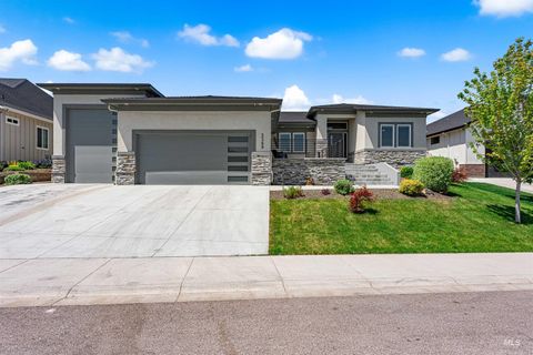 Photo of 3369 S Grenze Way, Meridian, ID 83642 (MLS # 98987942)
