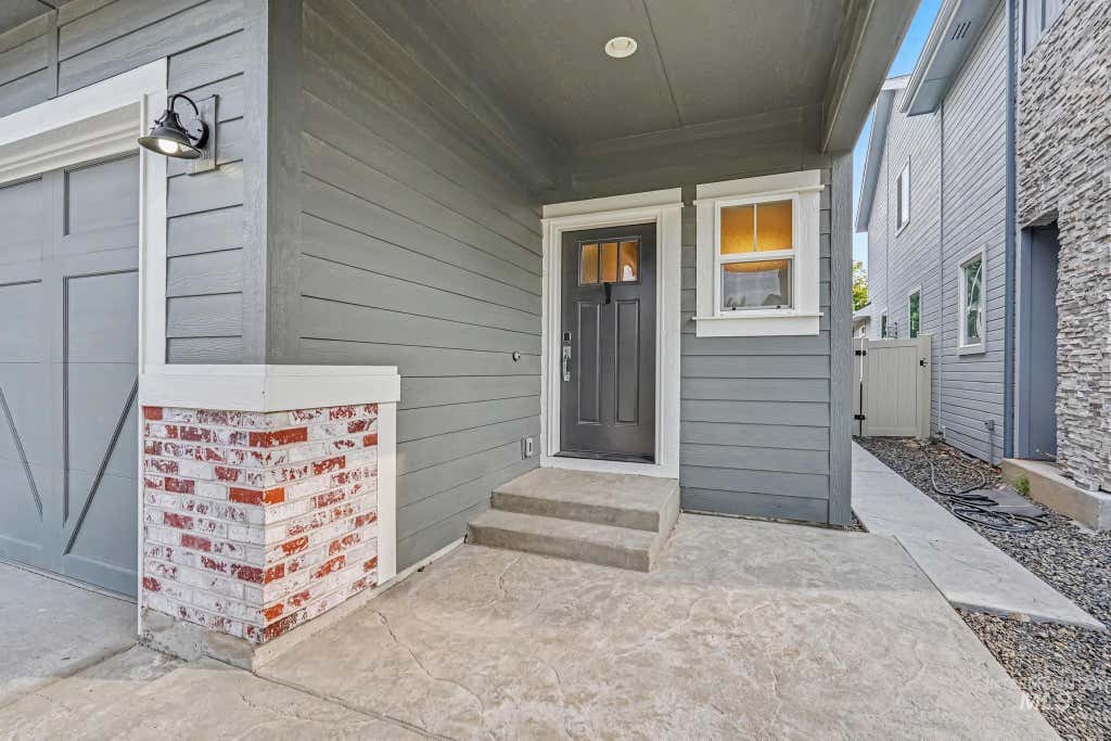 Photo of 1999 E Presidential DR #E Presidential, Meridian, ID 83642 (MLS # 98995983)