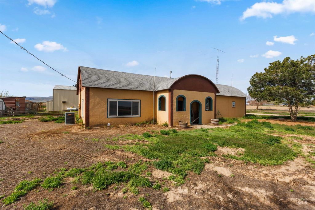 Photo of 5168 Jump Creek Rd, Homedale, ID 83628 (MLS # 98981231)