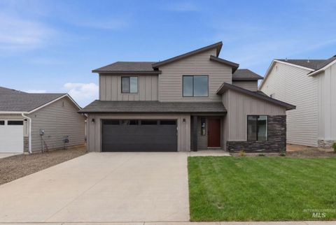 Photo of 6608 W Plateau Creek Dr, Meridian, ID 83646 (MLS # 98984746)