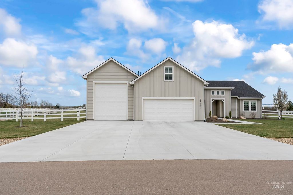 Photo of 24696 Regal Road, Middleton, ID 83644 (MLS # 98975351)