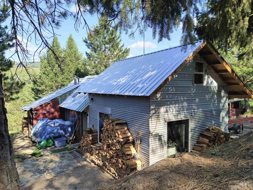 Photo of 26 Wolfe Creek Dr, Boise, ID 83716 (MLS # 98986621)