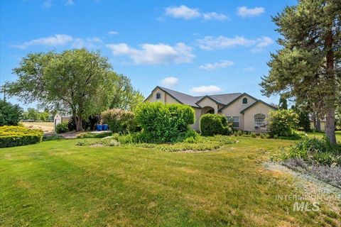 Photo of 1807 S Linder Rd, Meridian, ID 83642 (MLS # 98987273)