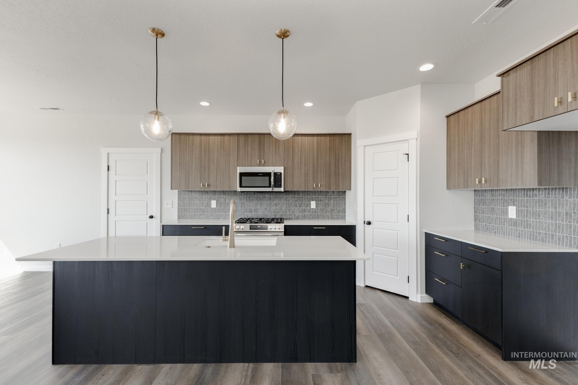 919 E Perjue Basin Dr