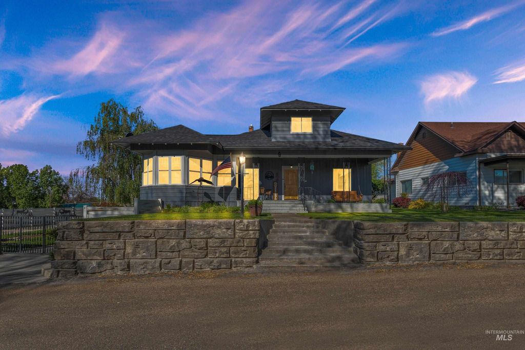 Photo of 509 N 5th St, Parma, ID 83660 (MLS # 98984139)